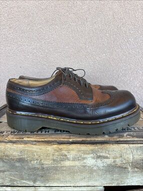 Vintage Dr. Martens 9830 (made in England) Brown Leather Lace-Up Vintage Original Dr. Martens England Brown Oxford Shoes  main image 2